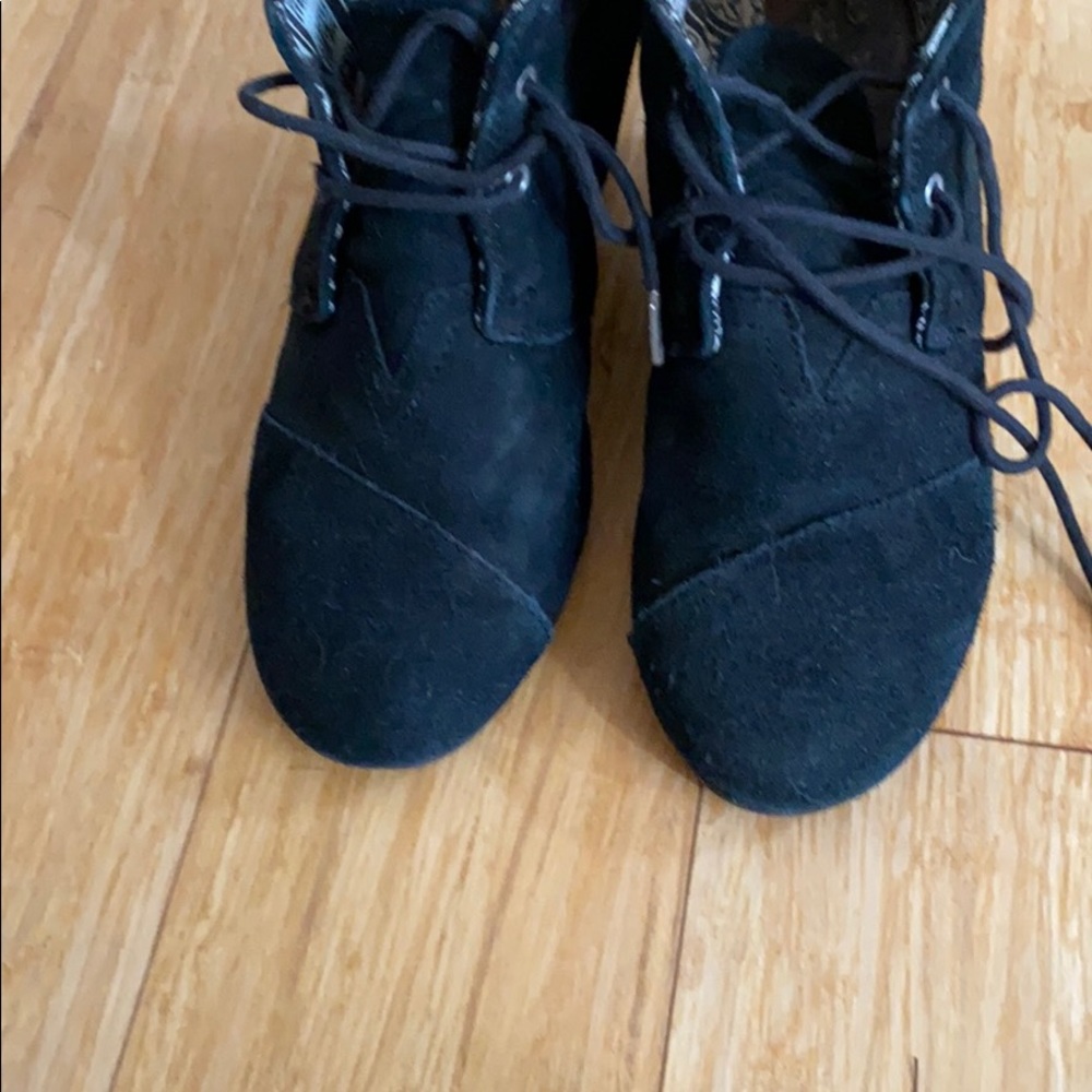 Toms Suede wedges